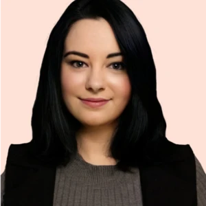 Picture of Robyn Hunter
